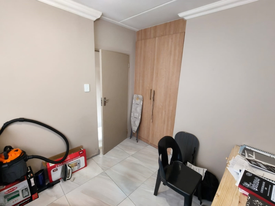 2 Bedroom Property for Sale in Geelhoutpark North West